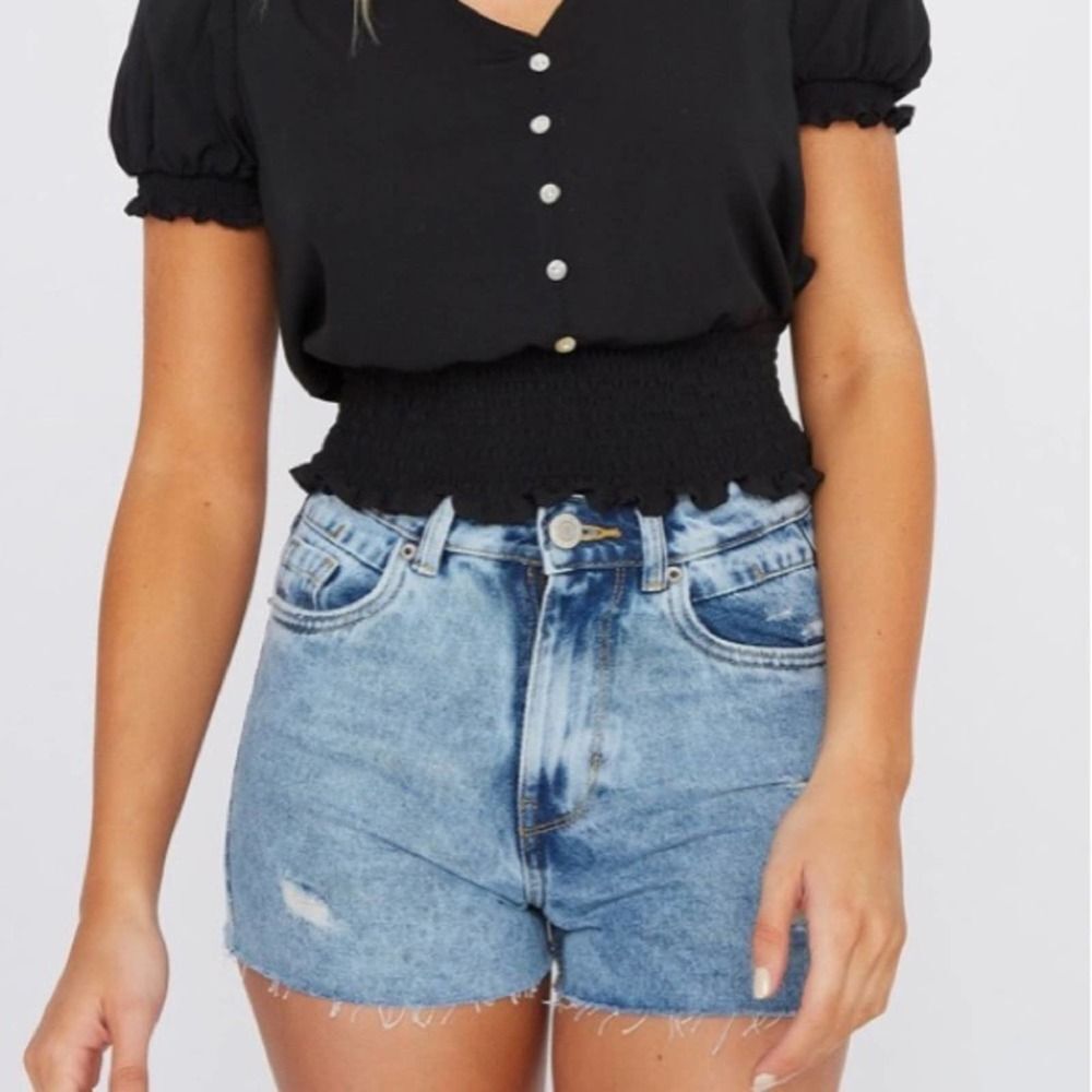 Chelsea Ultra High-Rise Acid Wash Raw Hem Jean Shorts 7 Junior's Charlotte Russe - Picture 1 of 12